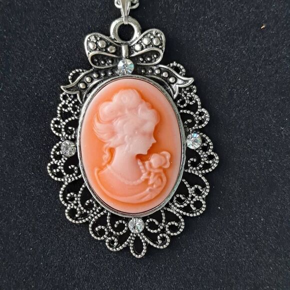 Cameo Necklace and Earring Set - Picture 4 of 8